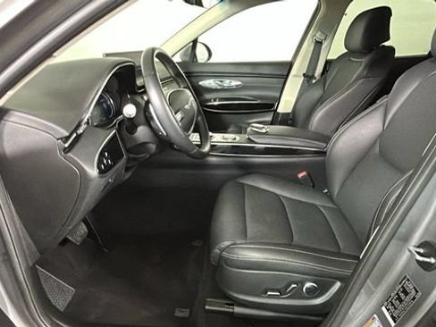 Used 2025 Genesis GV70 2.5T AWD/4WD image 12