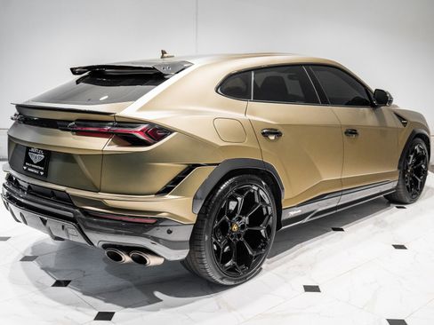 Used 2024 Lamborghini Urus Performante AWD/4WD image 9