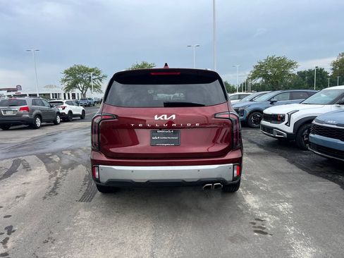 Certified 2024 Kia Telluride EX w/ EX Captain's Chair Package FWD image 5