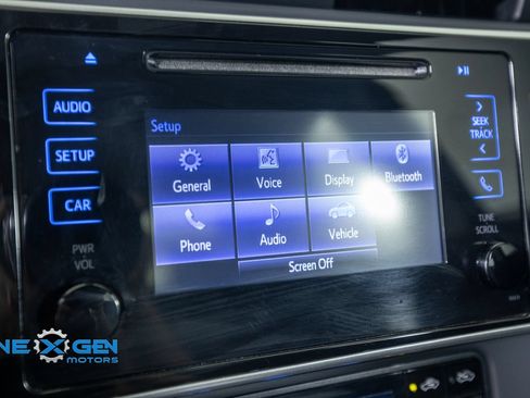 Used 2018 Toyota Corolla LE FWD image 21