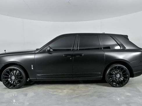 Used 2023 Rolls-Royce Cullinan Black Badge w/ Driver's Package image 8