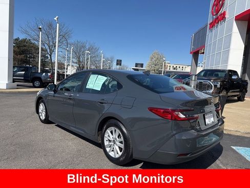 Used 2025 Toyota Camry LE image 4