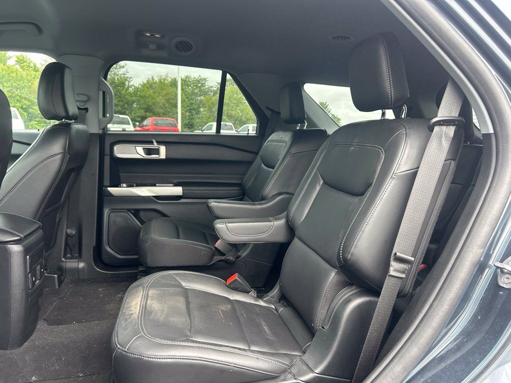 Used 2023 Ford Explorer XLT w/ Equipment Group 202A AWD/4WD image 6