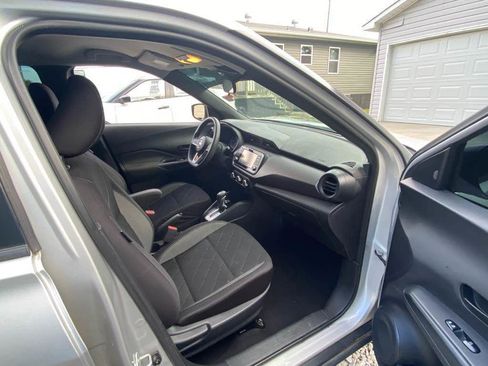 Used 2020 Nissan Kicks S FWD image 5