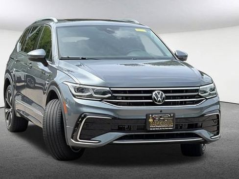 Used 2022 Volkswagen Tiguan SEL R-Line AWD/4WD image 2