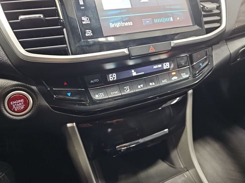 Used 2017 Honda Accord EX-L image 24
