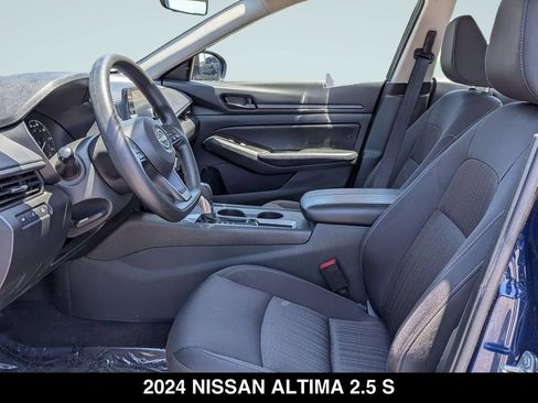 Used 2024 Nissan Altima 2.5 S FWD image 14
