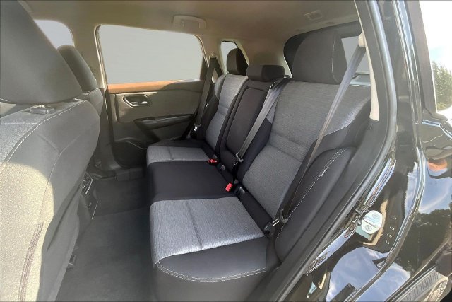 Used 2022 Nissan Rogue SV AWD/4WD image 22
