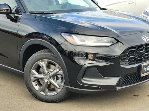 Used 2026 Honda HR-V LX image 3