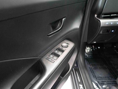 Used 2024 Hyundai Kona SEL w/ Convenience Package FWD image 7