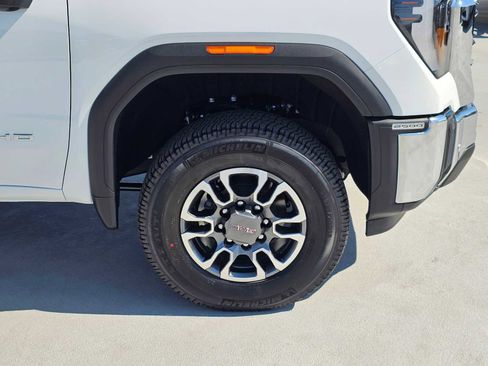 New 2025 GMC Sierra 2500 SLE w/ SLE Value Package; image 9