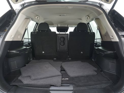 Used 2020 Nissan Rogue SV AWD/4WD image 9