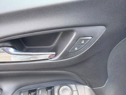 Used 2020 Chevrolet Equinox LT w/ Driver Convenience Package FWD image 11