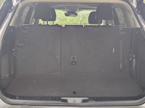 Used 2022 Toyota Highlander XLE FWD image 25