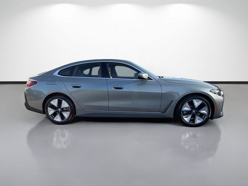 New 2026 BMW i4 eDrive40 w/ Parking Assistance Package RWD image 2