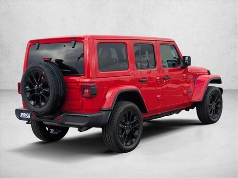 Used 2025 Jeep Wrangler Unlimited Sahara w/ Safety Group AWD/4WD image 5