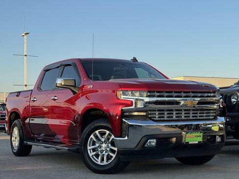 Used 2022 Chevrolet Silverado 1500 LT image 2