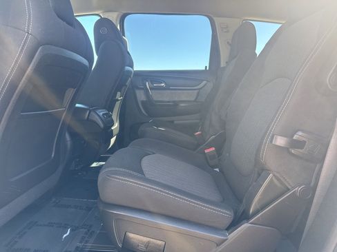 Used 2015 Chevrolet Traverse LT image 20