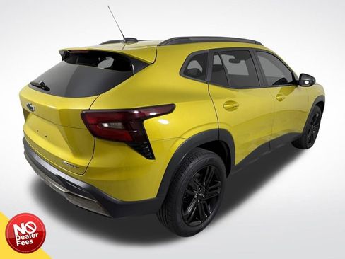 Used 2024 Chevrolet Trax ACTIV w/ Driver Confidence Package image 3