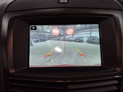 Used 2018 Lincoln MKT AWD image 16