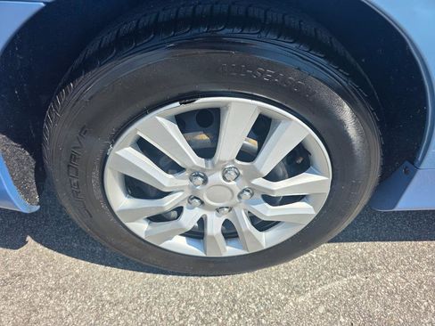 Used 2014 Toyota Camry LE image 18