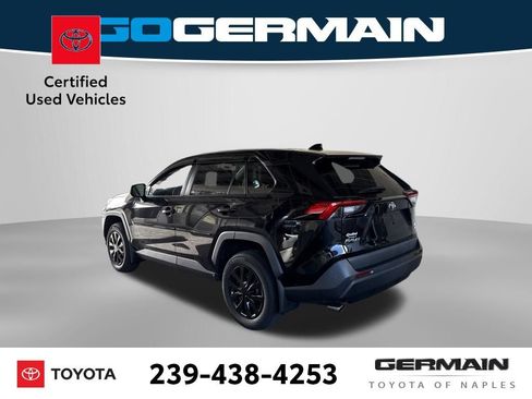 Used 2022 Toyota RAV4 LE AWD/4WD image 3