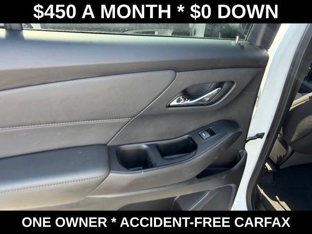 Used 2023 Chevrolet Traverse LT FWD image 36