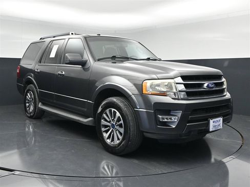 Used 2016 Ford Expedition XLT w/ Equipment Group 202A RWD image 3