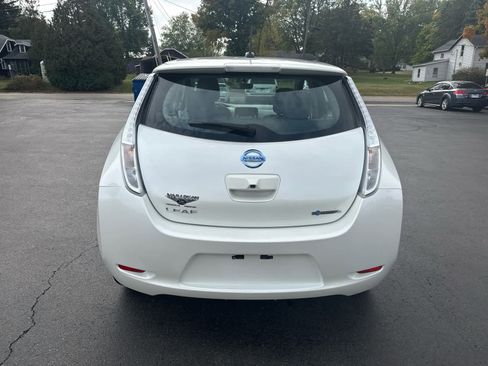 Used 2017 Nissan Leaf SV w/ Premium Package image 4