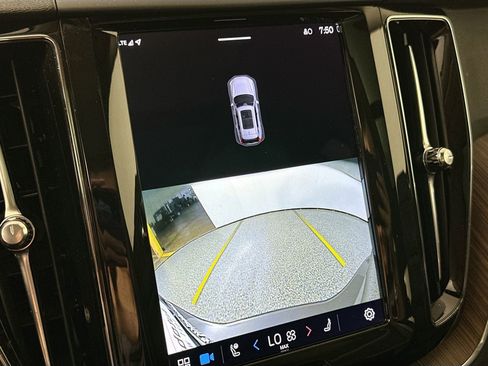 Certified 2022 Volvo XC60 B5 Momentum w/ Advanced Package image 14