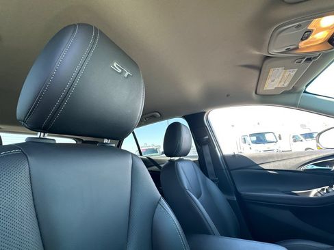 Used 2024 Buick Encore GX Sport Touring FWD image 21