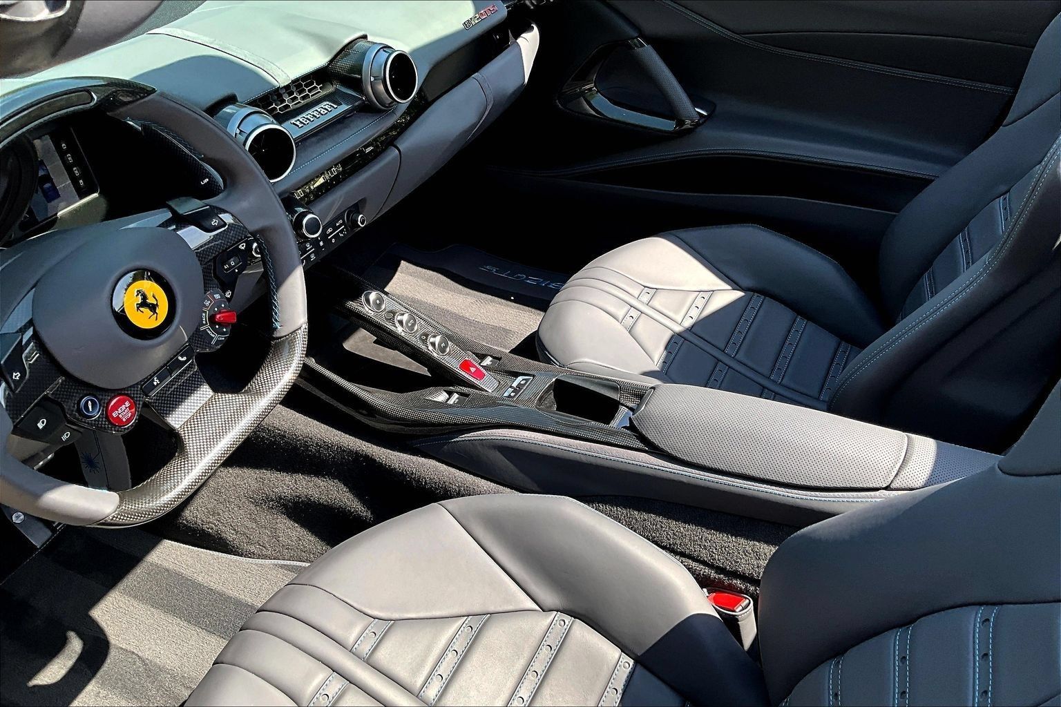 Used 2023 Ferrari 812 GTS RWD image 16