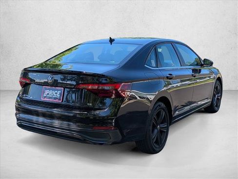 Used 2023 Volkswagen Jetta SE w/ Panoramic Sunroof Package FWD image 5