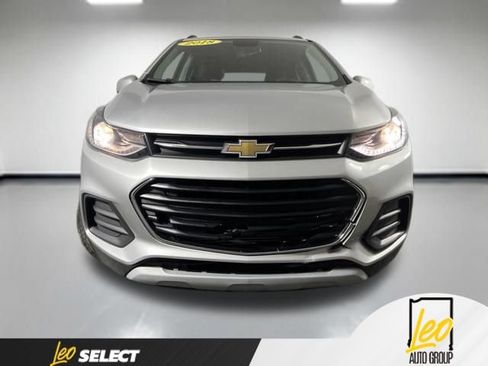 Used 2018 Chevrolet Trax LT w/ LT Convenience Package AWD/4WD image 2