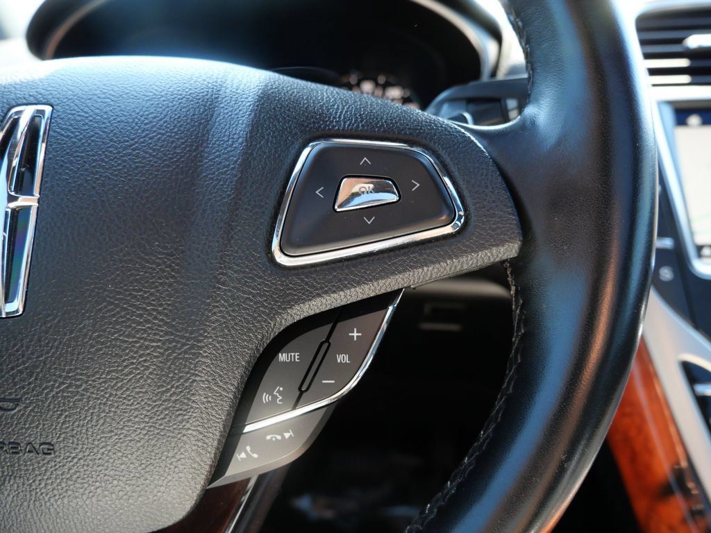 Used 2018 Lincoln MKX Select w/ Select Plus Package AWD/4WD image 24