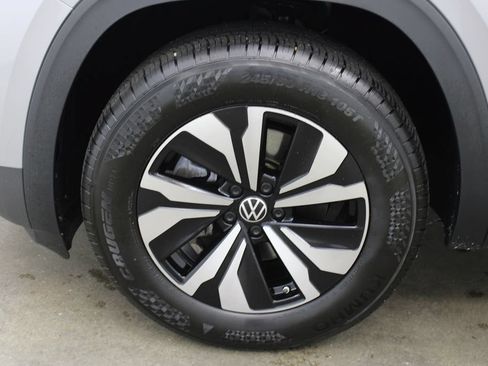 Used 2025 Volkswagen Atlas SE FWD image 27