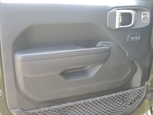 Used 2023 Jeep Wrangler Unlimited AWD/4WD image 19