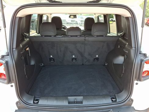 Used 2023 Jeep Renegade Latitude w/ Premium Group AWD/4WD image 31