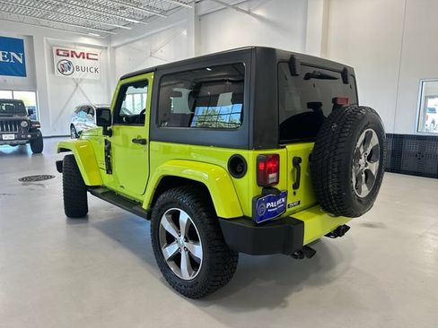 Used 2017 Jeep Wrangler Sahara w/ Connectivity Group AWD/4WD image 7