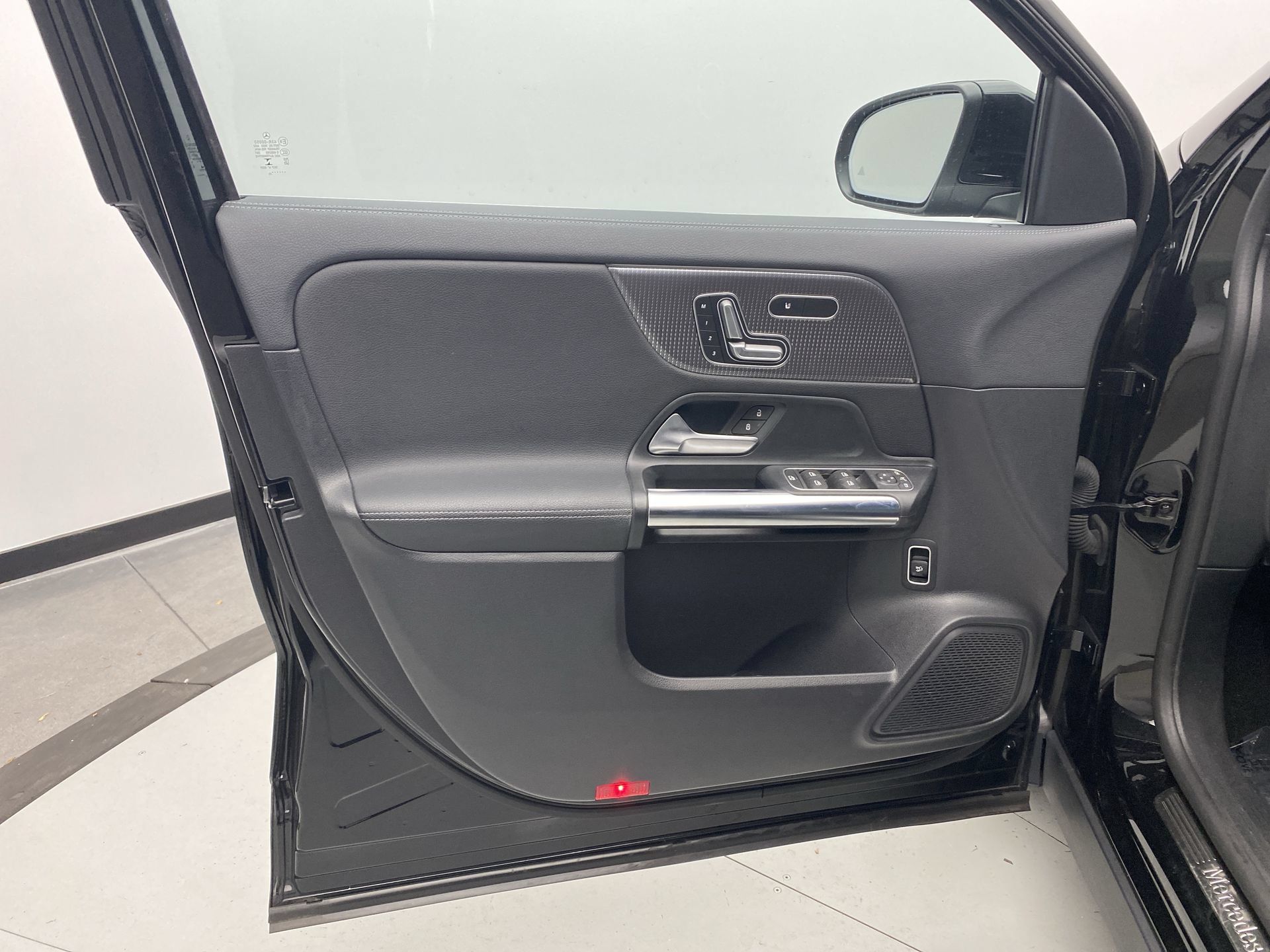Used 2021 Mercedes-Benz GLA 250 4MATIC image 9