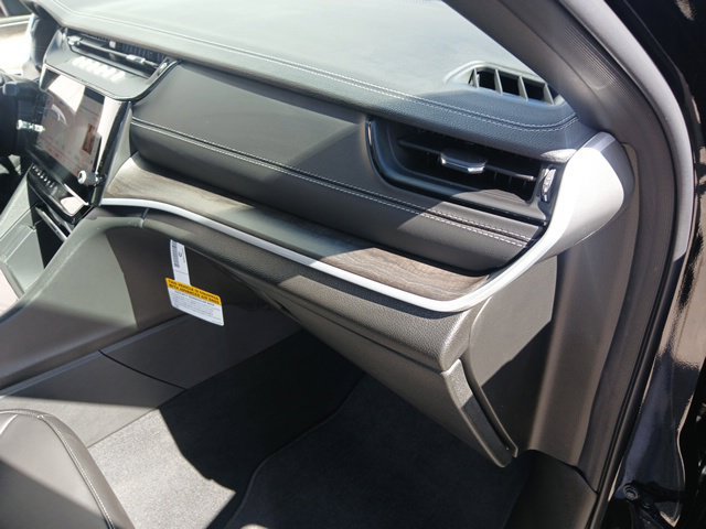 New 2027 Jeep Grand Cherokee Limited AWD/4WD image 27