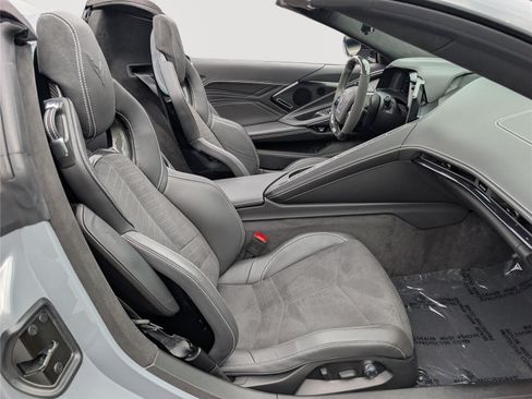 Used 2025 Chevrolet Corvette E-Ray AWD/4WD image 11