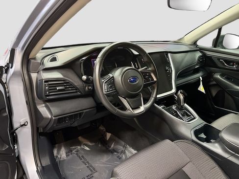 Used 2025 Subaru Outback Premium AWD/4WD image 9