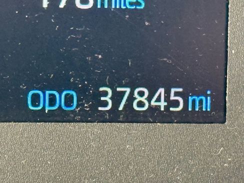 Used 2023 Toyota Corolla LE image 18