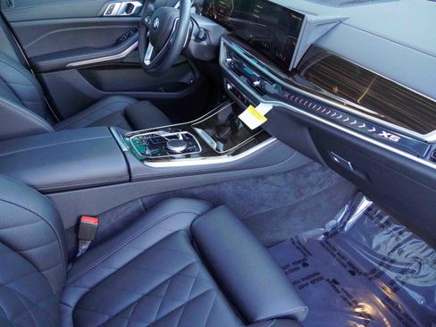 Certified 2025 BMW X5 xDrive50e w/ Premium Package image 11