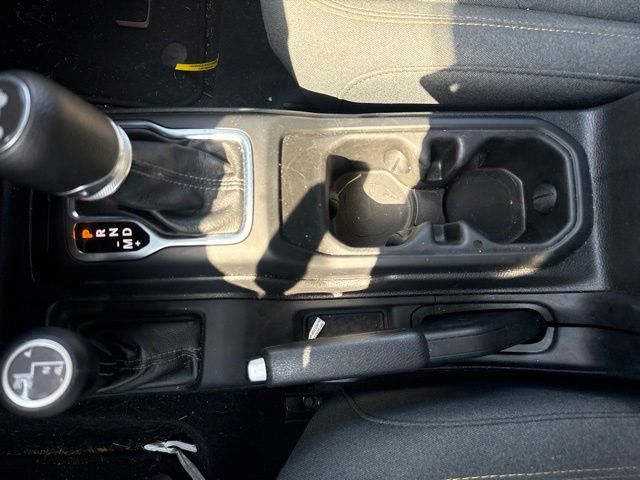 Used 2025 Jeep Wrangler Unlimited Sport AWD/4WD image 20