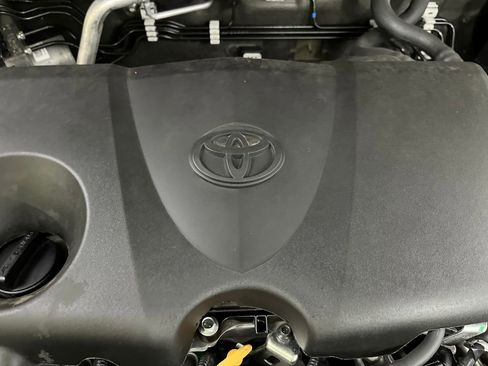 Used 2023 Toyota RAV4 LE image 10