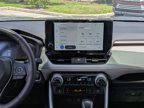 Used 2025 Toyota RAV4 Limited FWD image 20