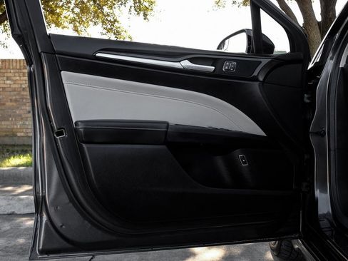 Used 2017 Ford Fusion Titanium image 56