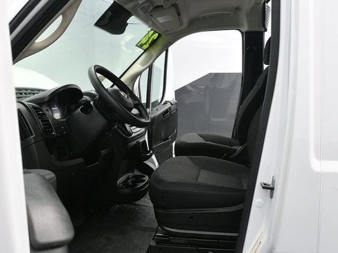 Used 2024 RAM ProMaster 2500 w/ Convenience Group image 15